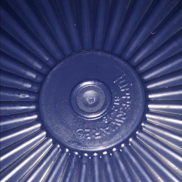 Set of Blue Microwave Bowls with Lids - Picture 4 of 4